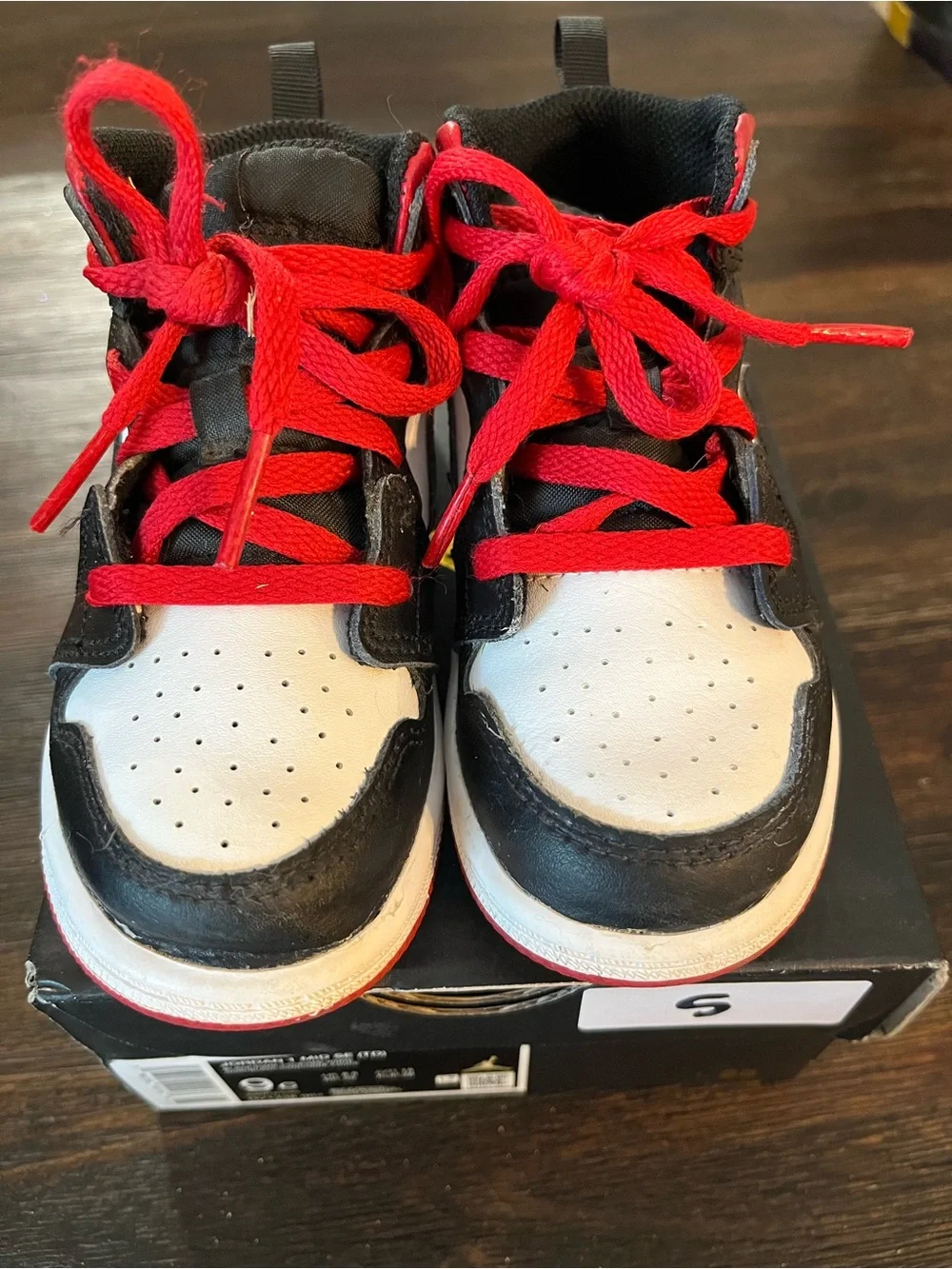 Jordan 1 mid